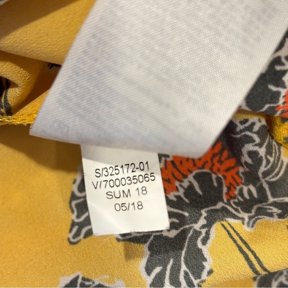 BANANA REPUBLIC Floral Bow Neck Halter Top Yellow woman’s medium - Picture 9 of 13